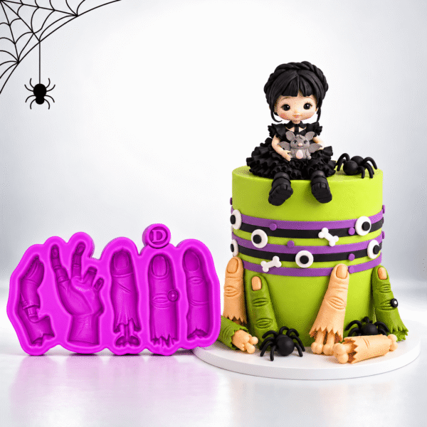 Molde de silicona morado con cinco cavidades de dedos y manos con detalles de uñas, articulaciones y texturas para Halloween.